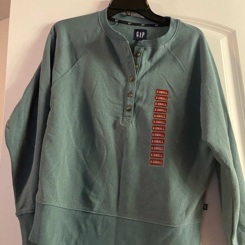 New womens xs gap Henley sweatshirt